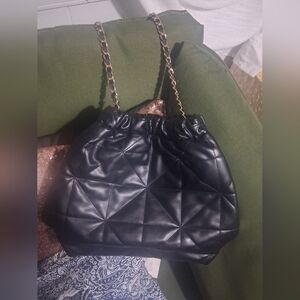 Elegant Black Quilted Women's Bag Wot Extra Flower